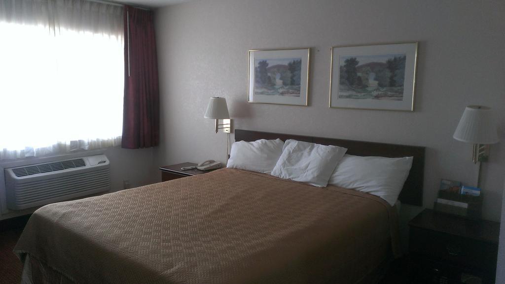 Travelodge By Wyndham Mesa Exteriör bild